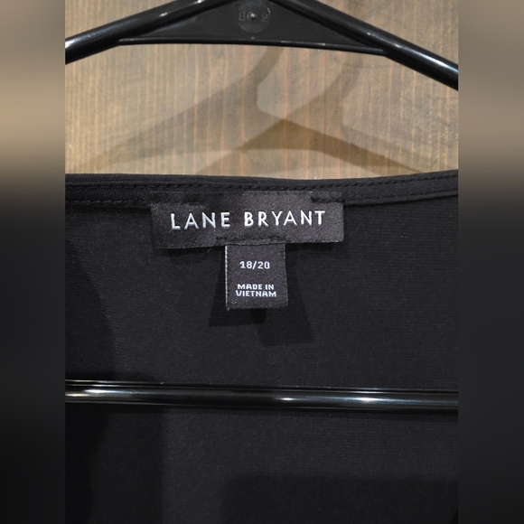 Lane Bryant V Neck Keyhole Blouse Black Size 18/20 - Picture 3 of 5